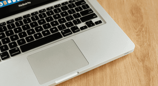 檢查是否誤關(guān)閉觸摸板功能