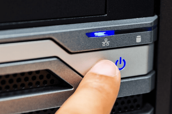 長(zhǎng)按電源鍵強(qiáng)制關(guān)機(jī)