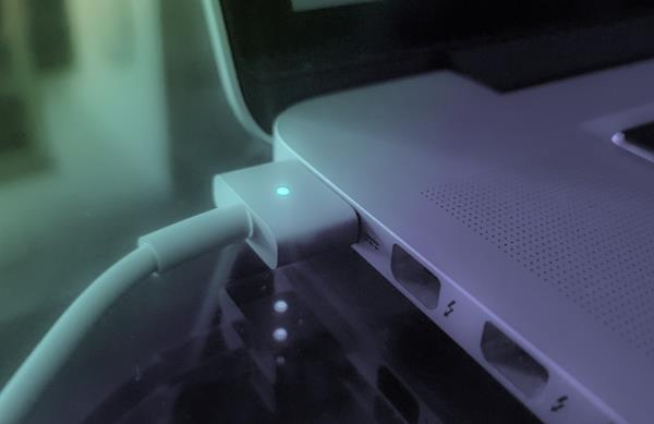 檢查電源適配器和電源線是否正常